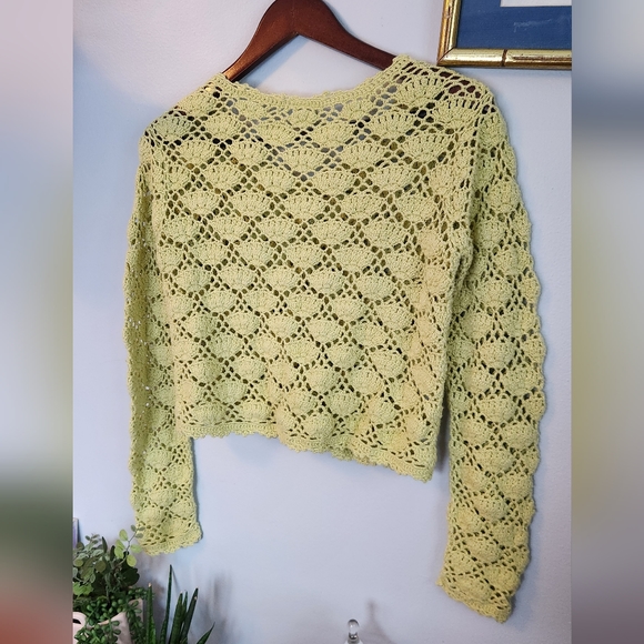 Moda Int'l Women's Yellow/Green Lattice Diamond Knit Button Crochet Sweater - Picture 4 of 6